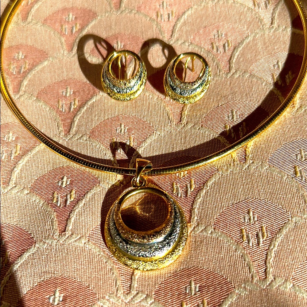 Tri-Metal Pendant Necklace w/ Matching Earrings